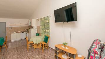 Apartment (A2) | Fernseher