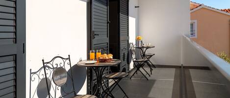 Apartment (A2) | Balkon