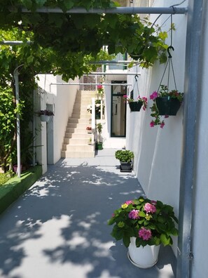 Studio (A1) | Terrace/patio - Apartments Mare (Brela)