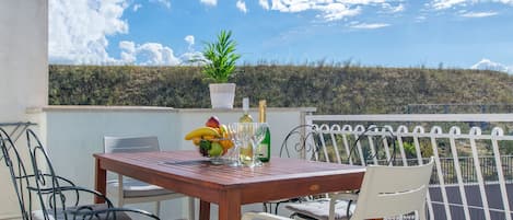 Apartment (A1) | Balcony