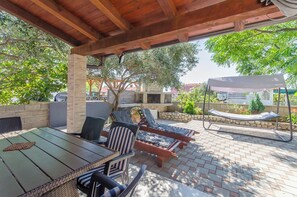 Exterior - Apartments Lovely Courtyard (Vir)