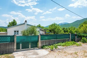Property grounds - House Tamy - With Jacuzzi (Omis)