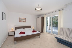 Apartment (A2)