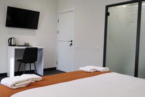 Double Room Single Use, Balcony | Blackout drapes, soundproofing, iron/ironing board, free WiFi - New Casa  (Yerevan)