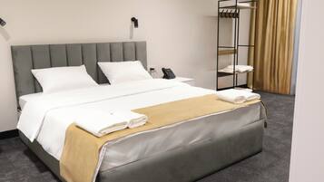 Family Room | Blackout drapes, soundproofing, iron/ironing board, free WiFi