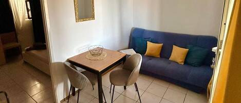 Apartment (A2) | Living room