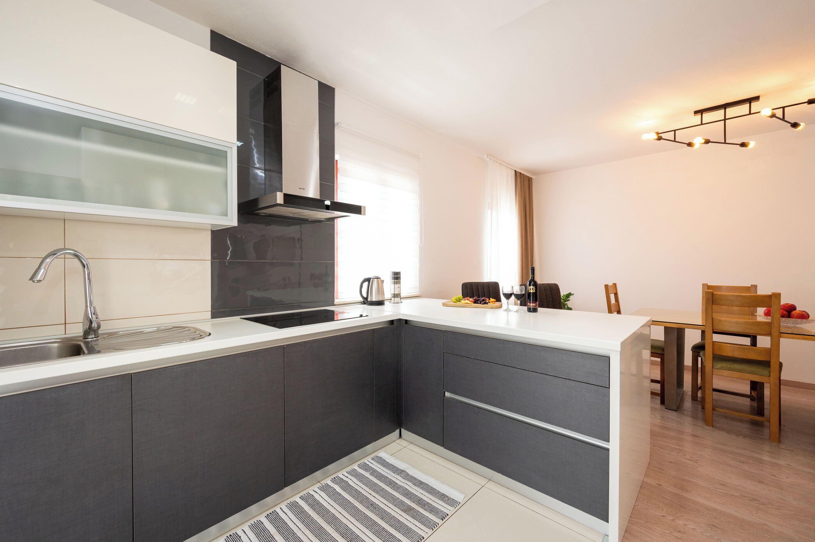 Apartment (A1) | Private kitchen | Fridge, microwave, oven, stovetop