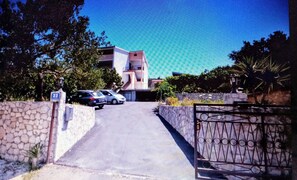 Courtyard - Apartments Nar (Marina)