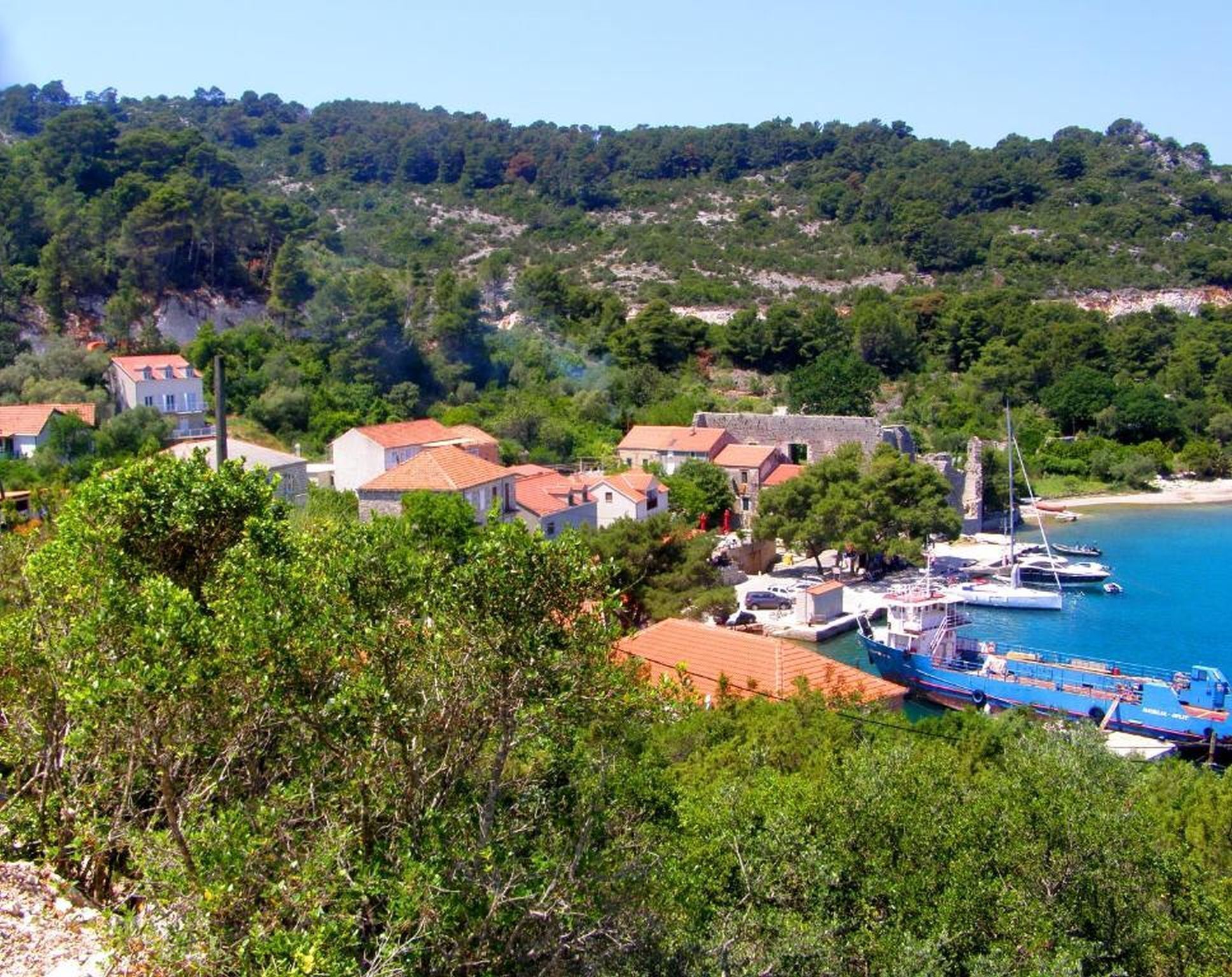 إطلالة على المدينة من المنشأة