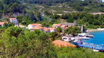 إطلالة على المدينة من المنشأة