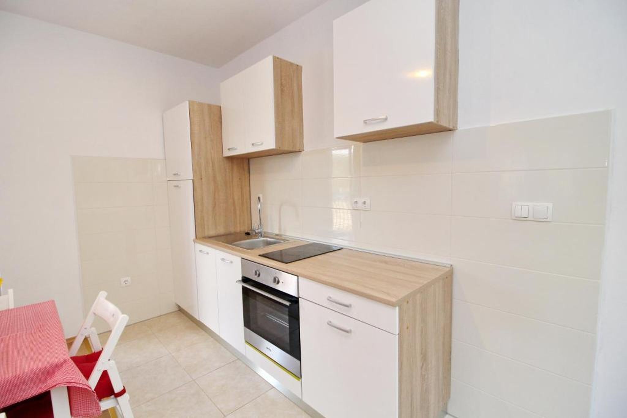 Apartment (A1) | Eigene Küche | Kühlschrank, Herdplatte, Wasserkocher, Kochgeschirr/Geschirr/Besteck