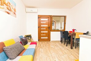 Apartment (A2) | Living room - Apartments Ines (Biograd na Moru)