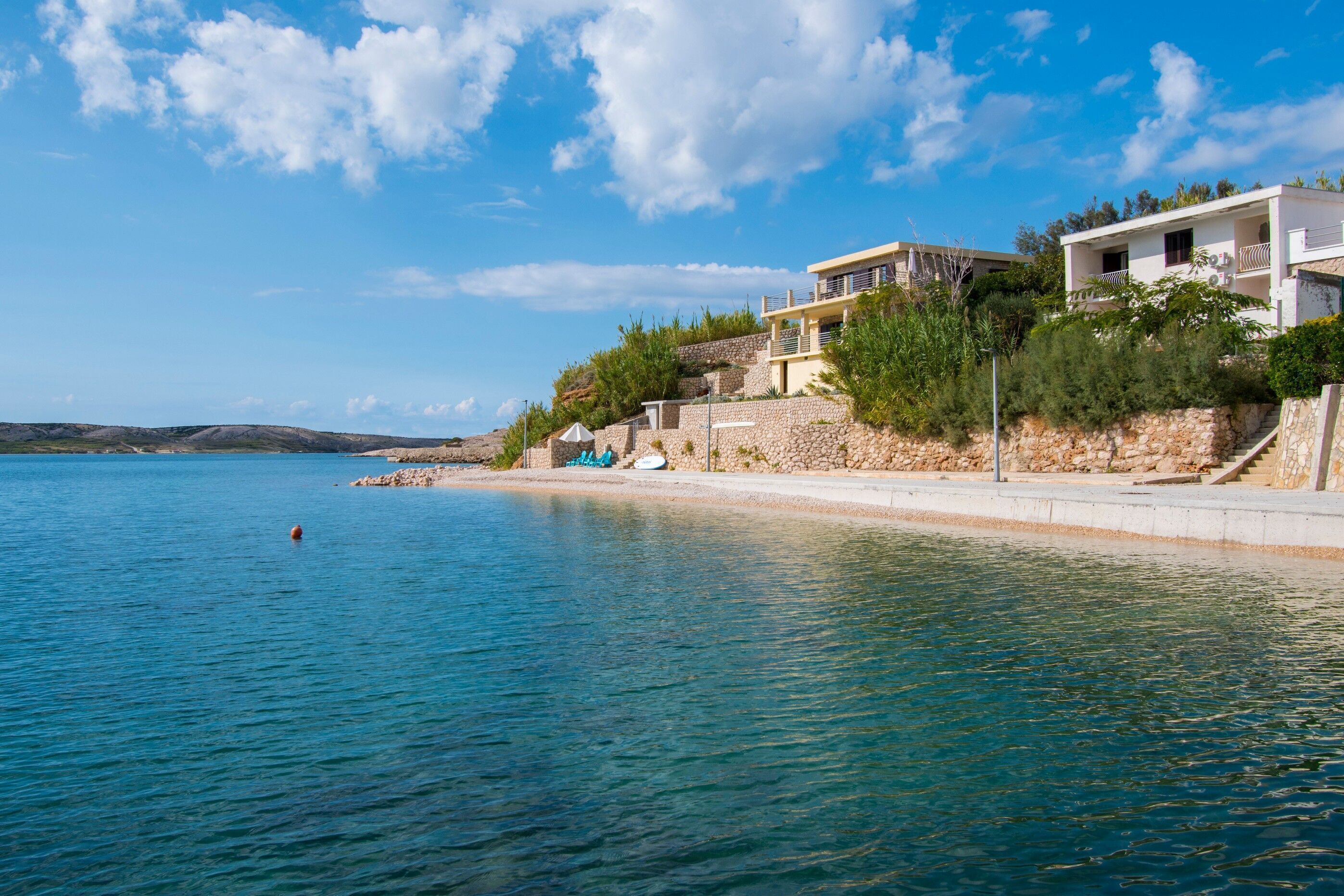 Una playa cerca, toallas de playa