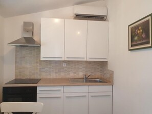 Apartment (A3) | Private kitchen - Apartments Lion (Umag)