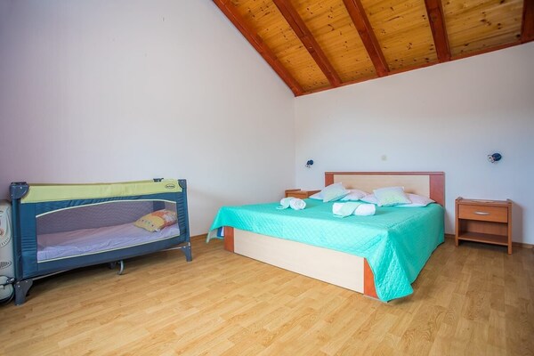 House Country - Brač