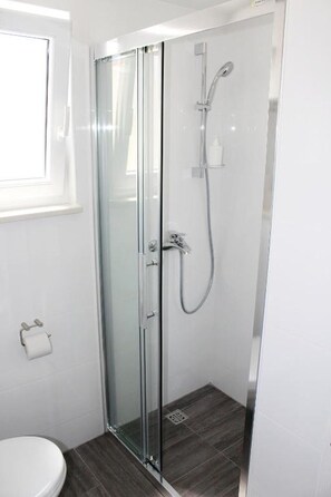Studio (A2) | Bathroom - Apartments Adriona (Makarska)