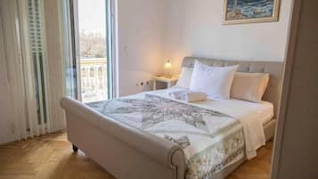 Iron/ironing board, free WiFi