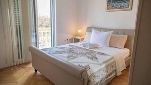 House | Iron/ironing board, free WiFi - House Isabell (Nin)