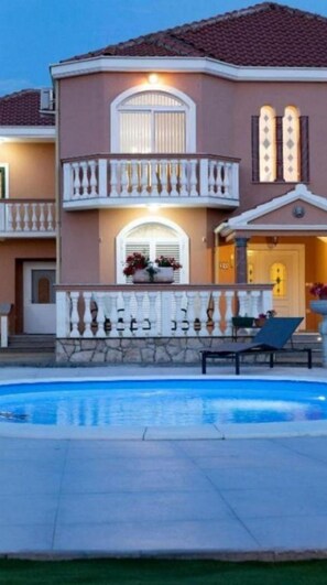 Building design - House Isabell (Nin)