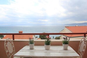 Apartment (A1) | Balkon