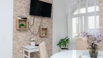 Apartment (A1) | Eigene Küche | Espressomaschine, Kühlschrank, Mikrowelle, Herdplatte