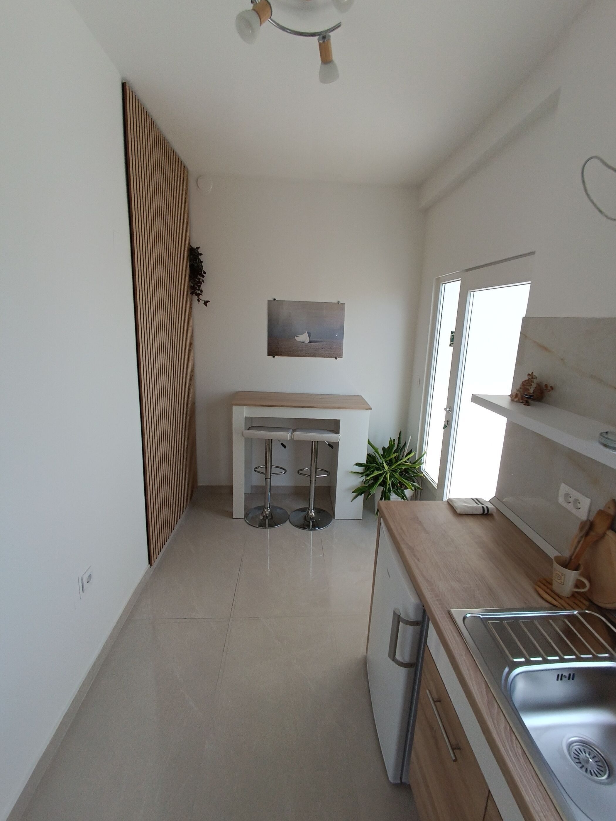 Studio (A4) | Private kitchen | Fridge, stovetop, electric kettle, cookware/dishes/utensils