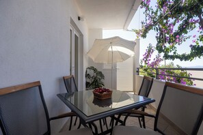 Apartment (A6) | Speisen im Freien