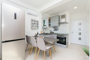 Apartment (A2) | Private kitchen - Apartments Ivante (Omis)