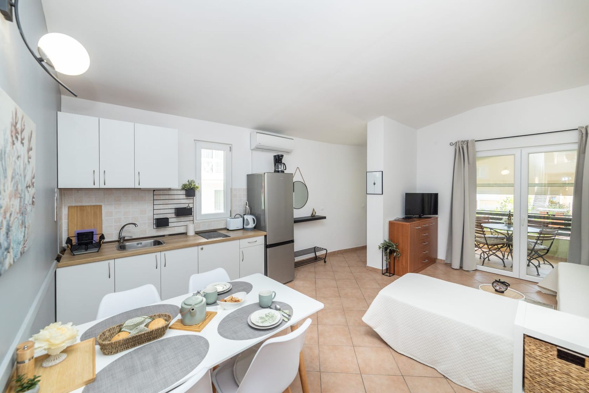 Apartment (A2) | Eigene Küche | Espressomaschine, Kühlschrank, Mikrowelle, Herdplatte