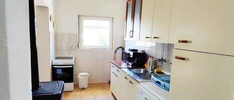 아파트 (A1) | 전용 주방 | 냉장고, 전자레인지, 오븐, 쿡탑