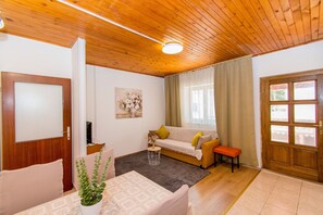 Apartment (A1) | Living room - Apartments Neve (Vodice)