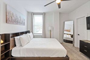 House, Multiple Beds, Patio, Garden View (Rivers Edge Retreat) | 3 bedrooms, individually decorated, individually furnished, desk - Rivers Edge Retreat For 10ppl (Dayton)