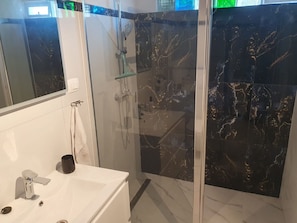 Apartment (A2) | Bathroom