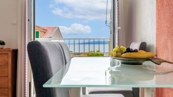 Apartment (A2) | Dining