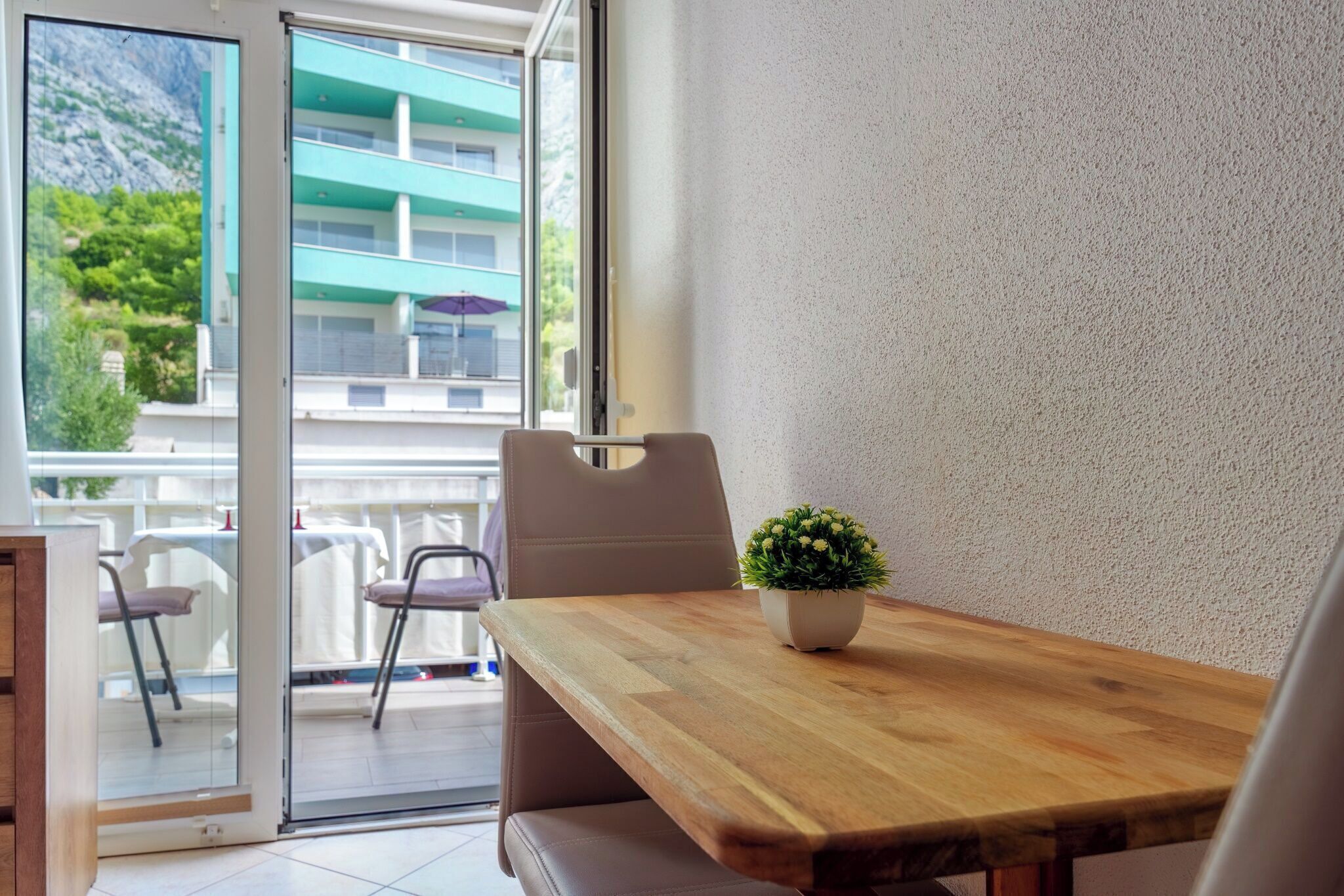 Studio (A6) | Dining