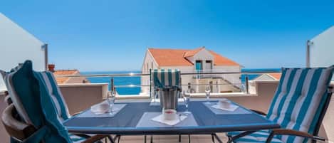 Apartment (A4) | Balkon