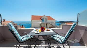 Apartment (A3) | Balcony