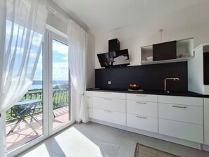 Apartment (A1) | Private kitchen - Apartment Fruk (Crikvenica)