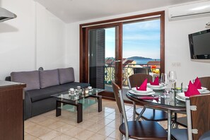 Apartment (A1) | Dining - Apartments Brodarica Beach (Sibenik)