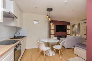 Studio (A1) | Interior - Apartment Oldtown With Parking (Vodice)