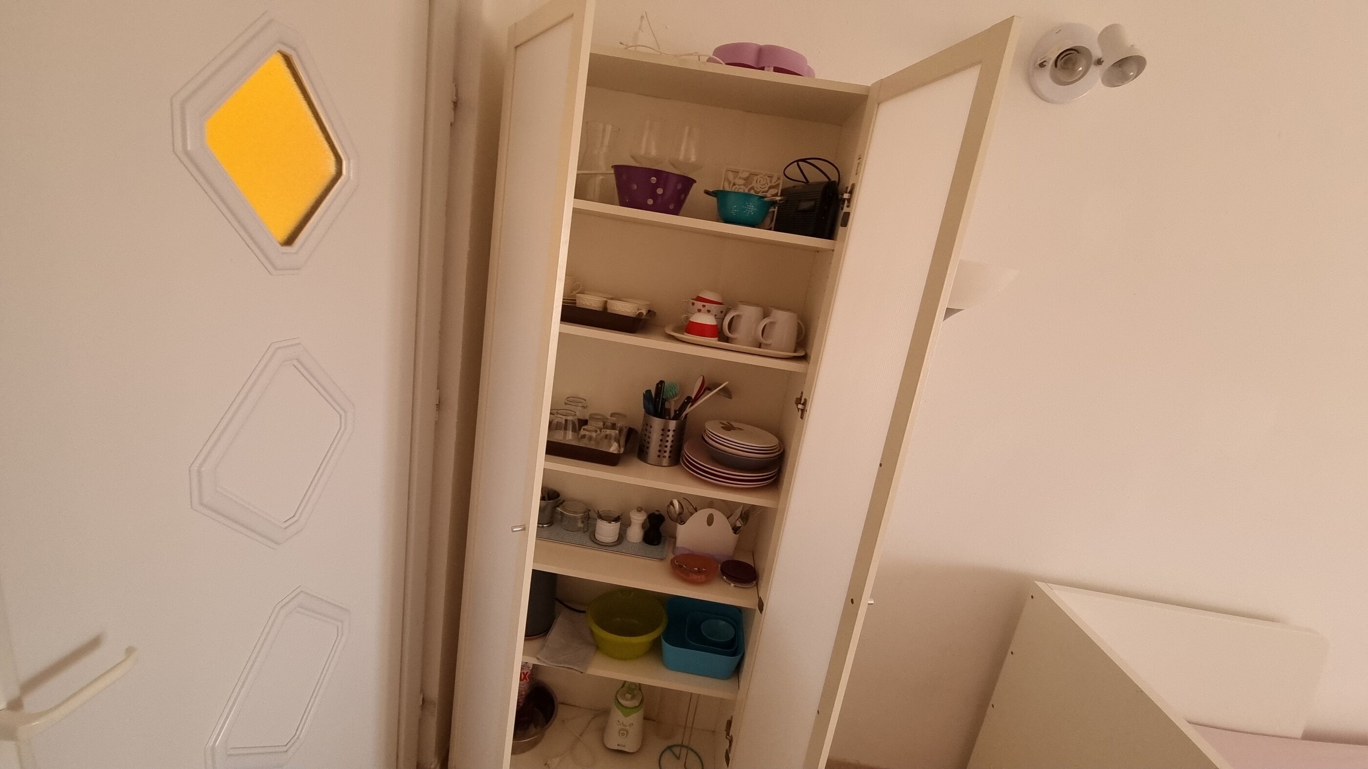 Room (S1) | Interior