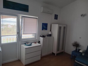ห้องพัก (S1) | ห้องนั่งเล่น