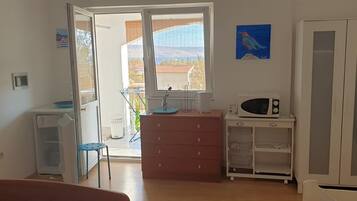 Room (S1) | Living room