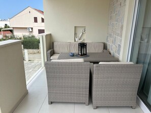 Căn hộ (A1) | Hiên