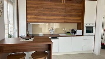 Apartment (A2) | Dining