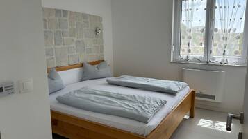 Apartment (A1) | In-room safe, iron/ironing board, free WiFi