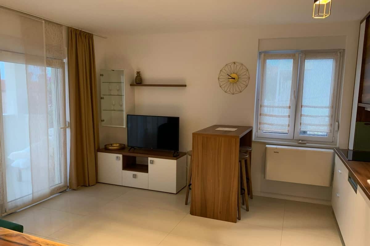 Apartment (A2) | Fernseher