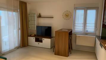 Apartment (A2) | Fernseher