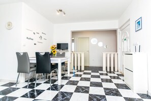 Apartment (A1) | Dining - Apartment Fontana (Postira)