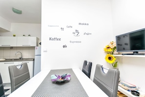 Apartment (A1) | Dining - Apartment Fontana (Postira)